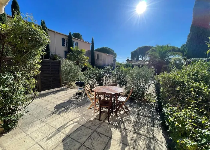 Appartamento Pézenas Avec Terrasse Et Jardin 1 Et 1 Mezzanine Au Coeur D'un Domaine Avec 2 Piscines