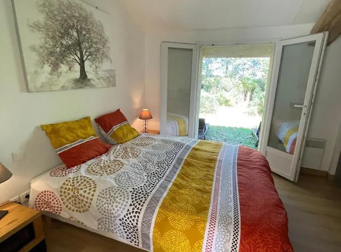 Pézenas Avec Terrasse Et Jardin 1 Et 1 Mezzanine Au Coeur D'un Domaine Avec 2 Piscines